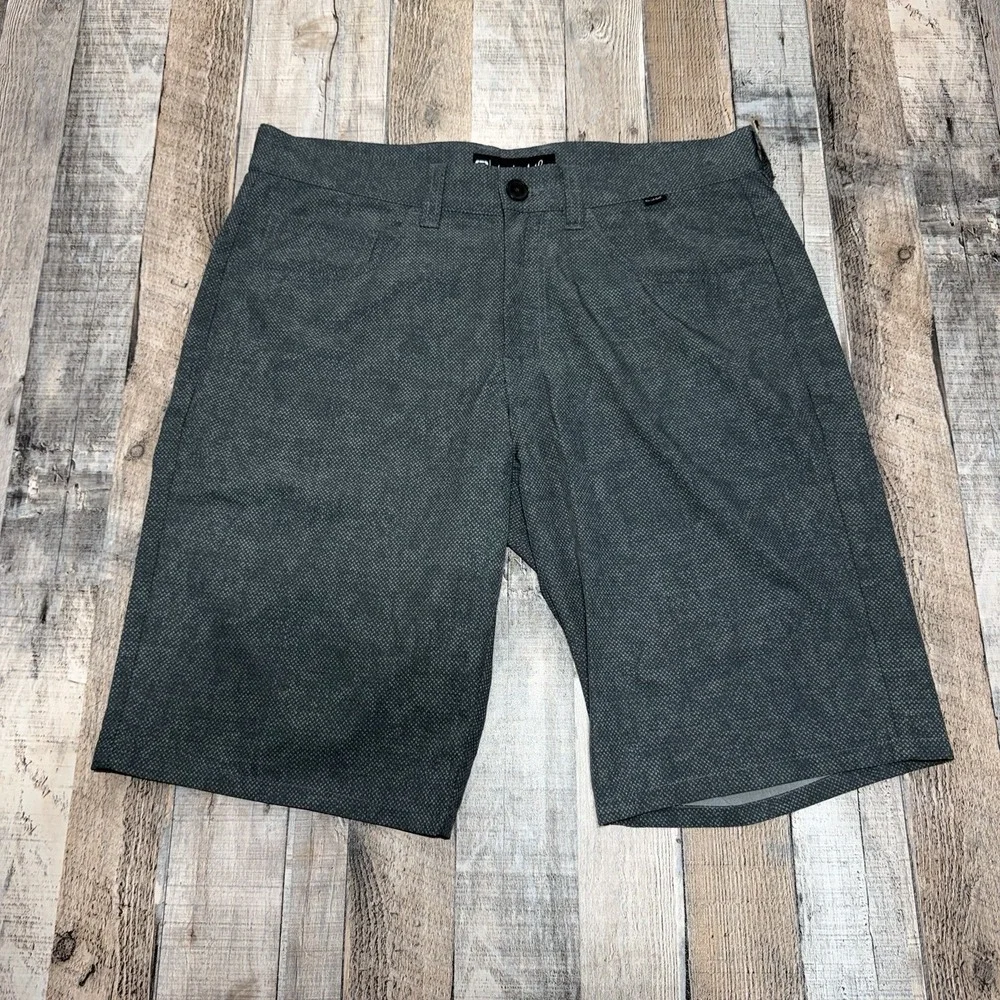 Travis Mathew Shorts Mens 32 Gray Performance Stretch Golf Casual Flat Front - Picture 1 of 6